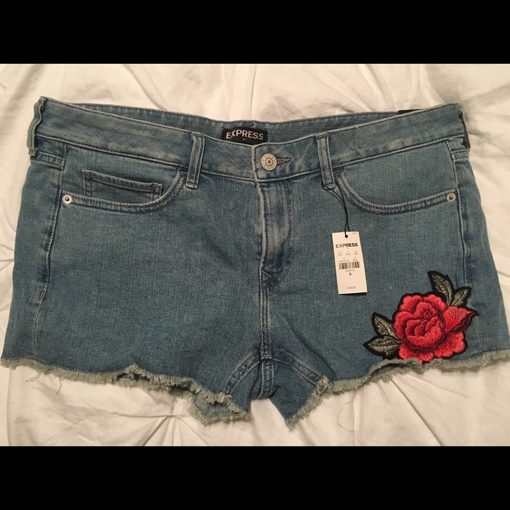 🆕🌹 Express 🌹 Sz 10 Low Rise Shorts w/ Rose NWT